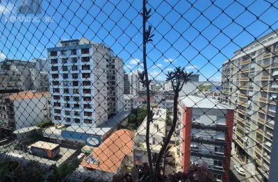 Apartamento à venda no centro histórico com 87 m² e 2 dormitórios/quartos disponíveis.