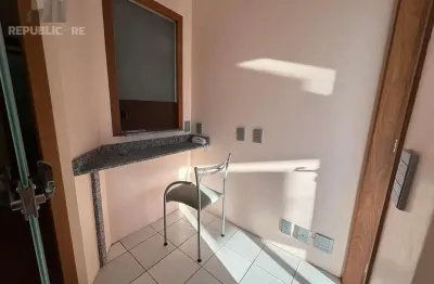 Escritório à venda no menino deus com área útil de 41m², ideal para seu negócio.