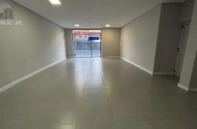 Escritório à venda no bairro Cidade Baixa com 61 m² de área útil disponível.