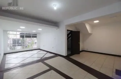 Casa residencial à venda no menino deus com 244 m² e 3 dormitórios/quartos.
