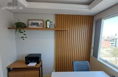 Escritório à venda no menino deus com 26m² de área útil disponível para negociação