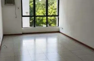 Escritório à venda no bairro menino deus com área de 30m² disponíveis.