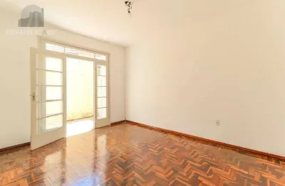 Apartamento à venda no menino deus com 2 dormitórios e 68m² de área útil.
