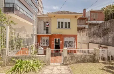 Casa residencial à venda no menino deus com 320 m² e 3 dormitórios/quartos.