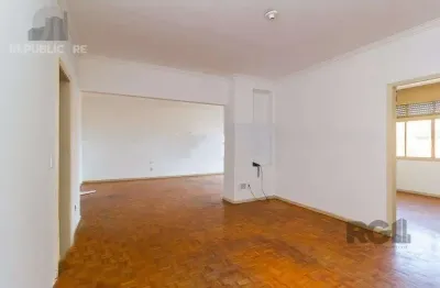 Apartamento à venda no centro histórico com 153m² e 3 dormitórios/quartos disponíveis.