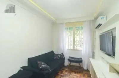 Apartamento à venda no bairro Azenha, 3 dormitórios e 64 m² de área útil.