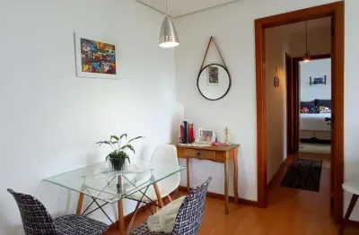 Apartamento à venda no menino deus com 57m² e 2 dormitórios/quartos disponíveis.