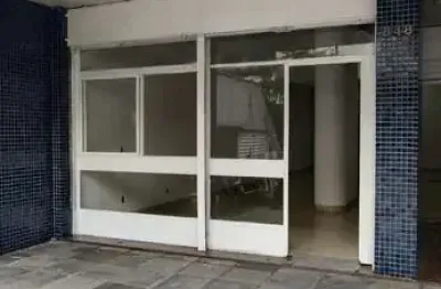 Ponto comercial/loja à venda no centro histórico com 143 m² de área útil disponível!