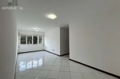 Apartamento à venda no centro com 70m² e 2 dormitórios/quartos disponíveis.