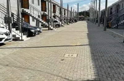 Casa de condomínio à venda no bairro restinga com 44 m² e 2 dormitórios/quartos.