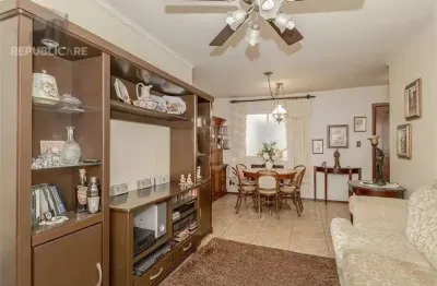 Apartamento à venda no bairro São João - 63 m² com 2 dormitórios/quartos disponíveis.