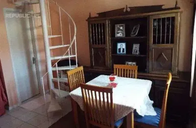 Casa residencial à venda no bairro Hípica com 89 m² e 2 dormitórios/quartos disponíveis.