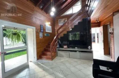 Casa residencial à venda no Jardim Panorâmico com 184 m² e 2 dormitórios/quartos disponível.