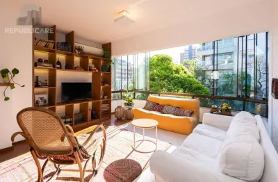 Apartamento à venda em Petrópolis com 122 m² e 3 dormitórios/quartos disponíveis.