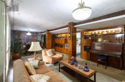 Apartamento à venda no Centro Histórico com 149 m² e 3 dormitórios/quartos disponíveis.