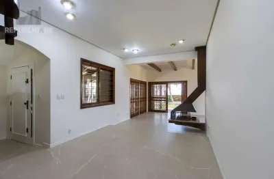 Casa residencial à venda em Ipanema com 523 m² e 2 dormitórios/quartos disponíveis.