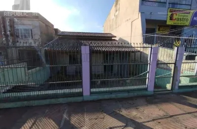 Casa residencial à venda no bairro Tristeza com 114 m² e 2 dormitórios/quartos.