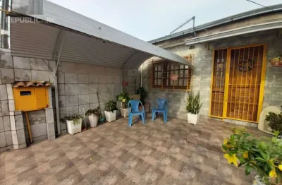 Casa residencial à venda no bairro Hípica com 90 m² e 1 dormitório/quarto.