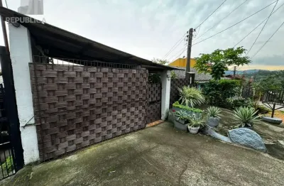 Casa residencial à venda no bairro Tristeza com 110m² e 3 dormitórios/quartos.
