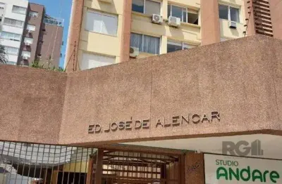 Apartamento à venda no bairro Menino Deus com 37 m² e 1 dormitório/quartos