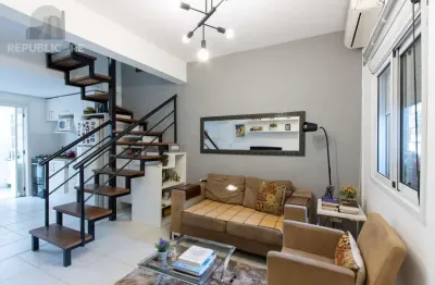 Casa de condomínio à venda no bairro Cavalhada com 3 dormitórios e área de 102 m²