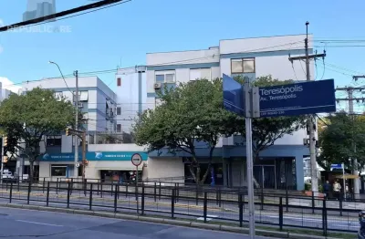 Apartamento à venda no bairro Teresópolis com 95 m² e 3 dormitórios/quartos