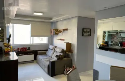 Apartamento à venda com 61 m² e 3 dormitórios no bairro Cavalhada. Oportunidade!