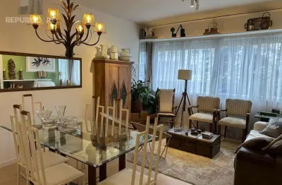 Apartamento à venda no bairro Moinhos de Vento com 114 m² e 3 dormitórios/quartos