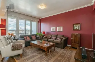 Apartamento à venda no bairro Independência com 3 dormitórios/quartos e 159 m²