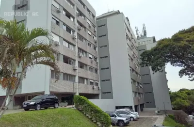Apartamento à venda no bairro Teresópolis com 107 m² e 3 dormitórios/quartos.