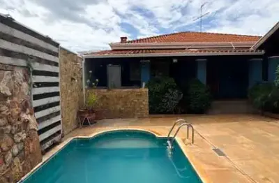 Casa para Venda em Ribeirão Preto, City Ribeirão, 4 dormitórios, 2 suítes, 4 banheiros, 6 vagas