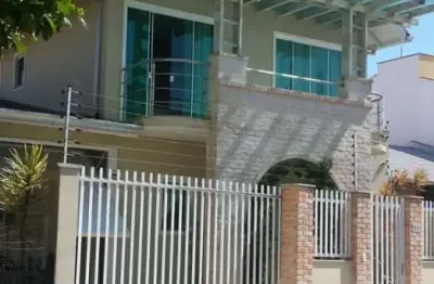 Casa na quadra mar - 40 metros da praia de balneário piçarras sc