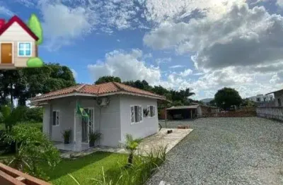 Casa com 2 dormitórios próxima ao parque beto carrero