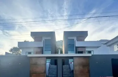 Casa com 3 quartos à venda na Rua 33, Loteamento Extensão do Serramar, Rio das Ostras