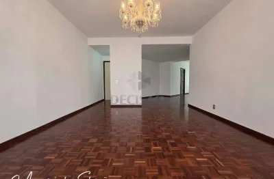 Esse imóvel é um charme! 4 quartos retro super conservado, amplo e confortável . agende sua visita!