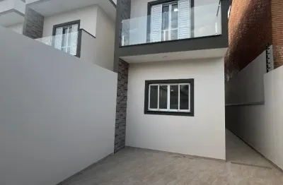 Sobrado à venda em arujá – 3 suítes, 4 banheiros e 2 vagas de garagem