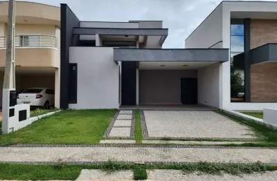 Casa térrea com piscina à venda em condomínio fechado em paulínia