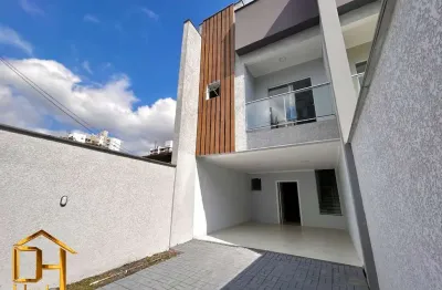 Sobrado geminado à venda com 3 quartos, sendo 1 suíte e amplo espaço nos fundos no bairro costa e silva!