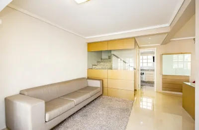 Sobrado à venda em condomínio fechado no bairro guabirotuba em curitiba.