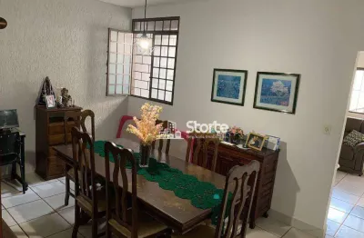 Casa com 3 dormitórios à venda, 216 m² por r$ 630.000,00 - presidente roosevelt - uberlândia/mg