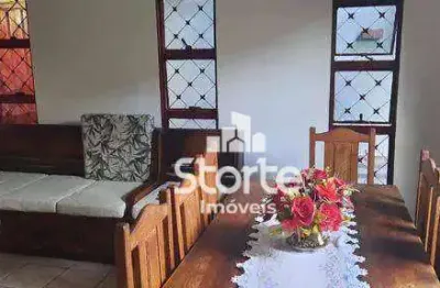 Casa com 3 dormitórios à venda, 155 m² por r$ 560.000,00 - pacaembu - uberlândia/mg