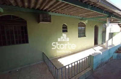 Casa em estilo colônia com 3 dormitórios à venda, 230 m² - santa mônica - uberlândia/mg