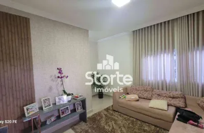 Excelente casa à venda com 4/4, suíte, ar condicionado e energia solar, 210m² por r$ 750.000 - laranjeiras - uberlândia/mg