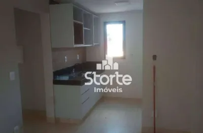 Apartamento com 3 dormitórios para alugar, 50 m² por r$ 3.050,00/mês - umuarama - uberlândia/mg
