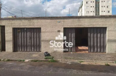 Terreno à venda com 4 casas antigas construídas com 500 m² por r$ 600.000 - brasil - uberlândia/mg