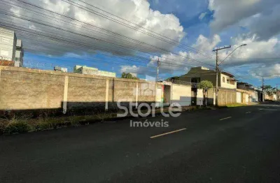Área à venda, 1.080m² por r$ 2.100.000 em localização estratégica no santa mônica - uberlândia/mg