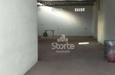 Galpão para alugar, 240 m² por r$ 3.000,00/mês - monte hebron - uberlândia/mg