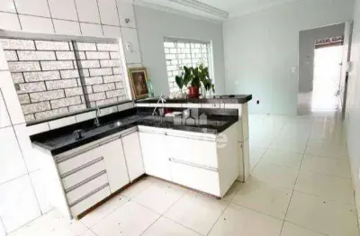 Casa com 3 dormitórios à venda, 210 m² por r$ 650.000 - segismundo pereira - uberlândia/mg