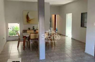 Casa com 3 dormitórios à venda, 166 m² por r$ 540.000 - osvaldo rezende - uberlândia/mg