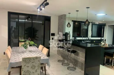 Casa com 3 dormitórios à venda, 140 m² por r$ 1.250.000 - jardim karaíba - uberlândia/mg